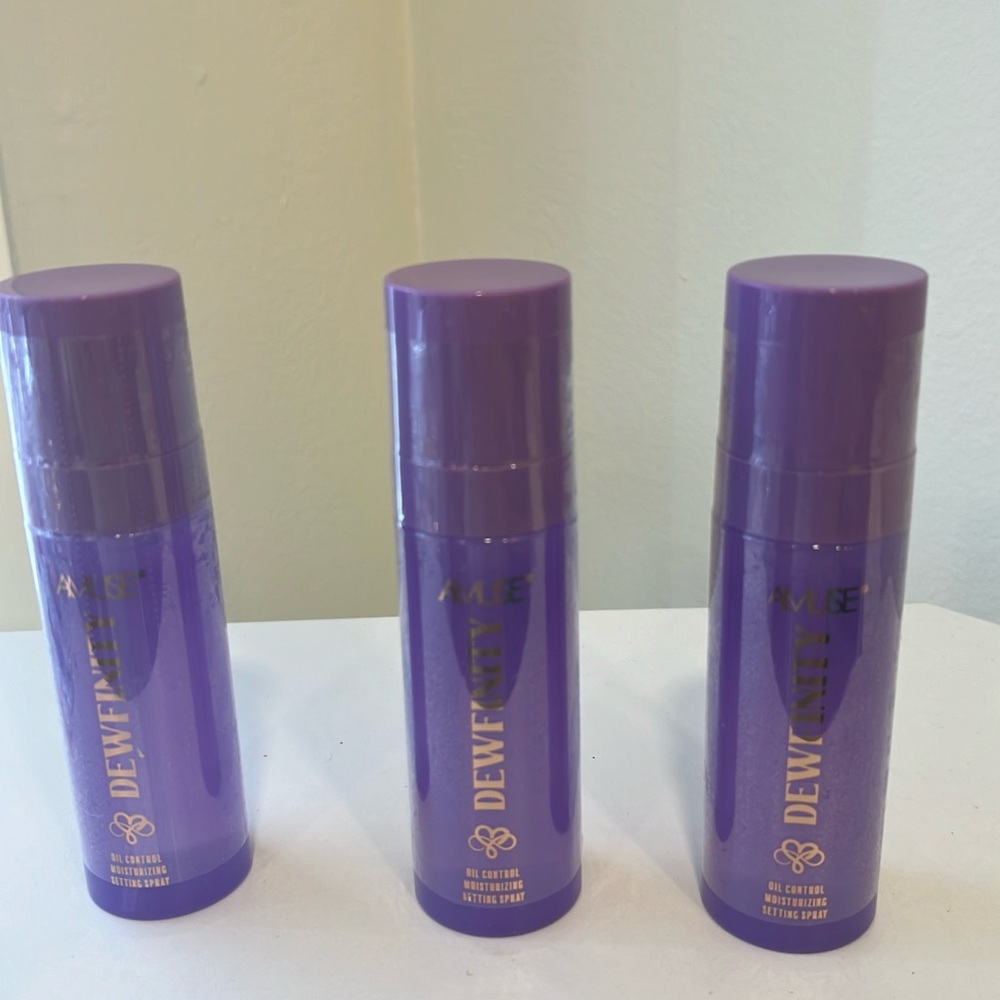 Dewy Finish Setting Spray - Purple Bottle